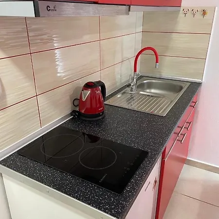 Royal Palace * Olympiakí Aktí