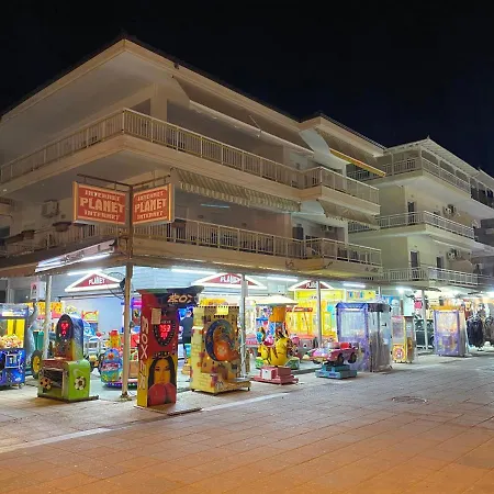 Royal Palace Olympiakí Aktí