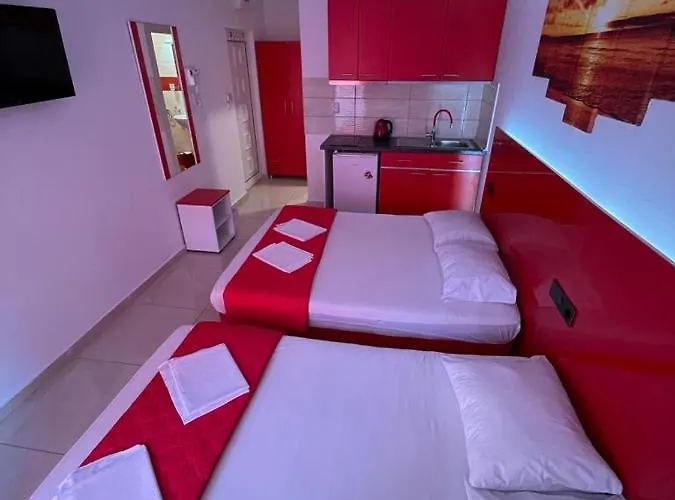 Royal Palace Olympiakí Aktí