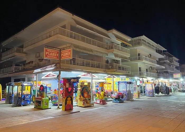 Royal Palace Olympiakí Aktí